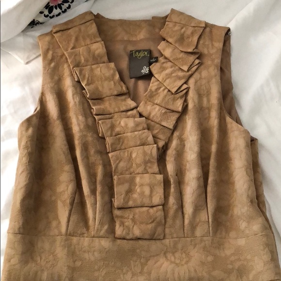 💕SALE💕 Very cute dress! Size 2 - Picture 6 of 6